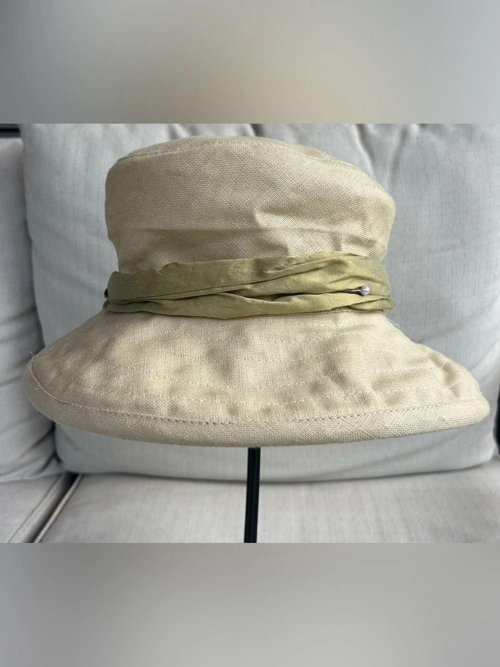 NWOT Mystery Hat Cafe Cream Linen Bucket Hat